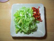 美味芹菜鸡丝做法图解1)