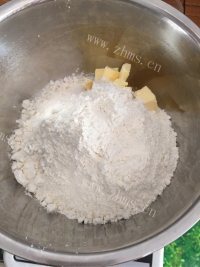 好吃的清甜苹果派做法图解2)