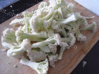 美味的豆豉鲮鱼烧菜花做法图解2)