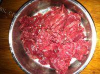 家常菜菠萝炒牛肉做法图解2)