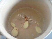 让人怀念的白萝卜炖羊肉做法图解2)