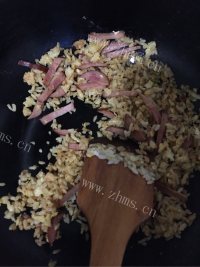 唇齿留香的香肠炒饭