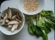 香菇青菜汤做法图解1)