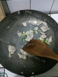 大厨之角瓜炒肉做法图解4)