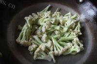家常菜西红柿炒花菜做法图解4)