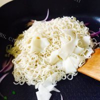 美味的洋葱炒面做法图解10)