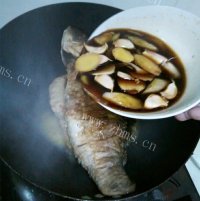 美味的啤酒鱼做法图解4)