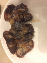新鲜的海鲜土豆煲仔饭做法图解3)