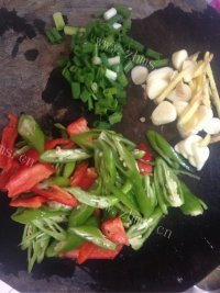 家常菜小炒腊肉做法图解4)