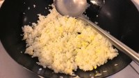 好吃的酱油炒饭做法图解8)
