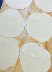 美味的布袋烙饼卷肉做法图解6)