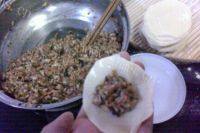 诱人的香菇猪肉水饺做法图解4)
