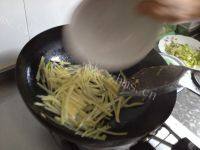 素炒土豆丝做法图解4)