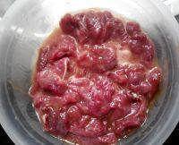 家常菜酸笋炒牛肉做法图解5)