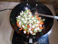 蚕豆胡萝卜焖饭的做法图解六