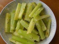 「DIY美食」凉拌莴笋做法图解7)