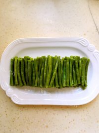 鲜美可口的凉拌豇豆做法图解7)