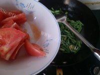 家常菜豆角炒西红柿做法图解9)