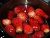 糖水草莓的做法图解一