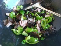 家常菜肉炒土豆片做法图解5)