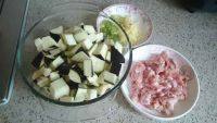 家常菜肉末茄子做法图解1)