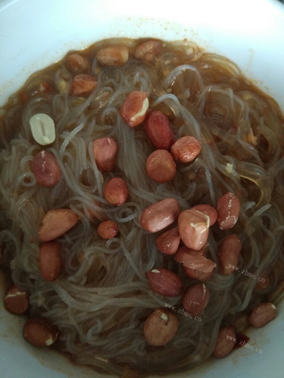 色泽鲜亮的酸辣粉丝