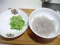 家常黄瓜丝拌粉皮做法图解2)