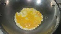 自己做的腊肠鸡蛋炒饭做法图解4)