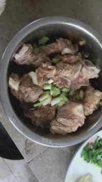 家常菜豆豉蒸排骨做法图解2)