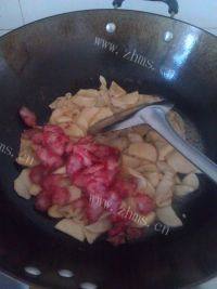 家常菜杏鲍菇炒腊肠