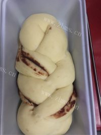 好吃的豆沙辫子面包做法图解4)