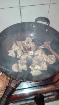 营养丰富的板栗烧排骨做法图解5)