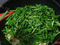 家常菜干豆腐炒韭菜做法图解9)