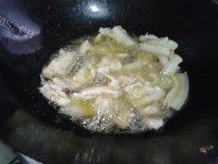 热腾腾的辣椒炒肉做法图解4)