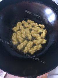 美味的鸡蛋小麻花做法图解9)