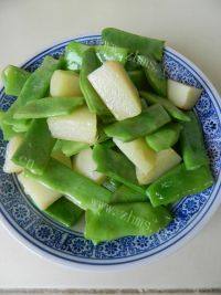 家常菜排骨炖豆角做法图解10)