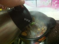 美味的砂锅牛肉煲做法图解8)