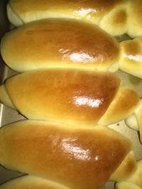 自己做的奶香小餐包