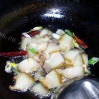 妈妈最爱的干锅花菜的做法图解三