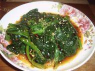 诱人的姜汁菠菜