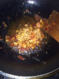 色香味俱全的肉末茄子做法图解5)