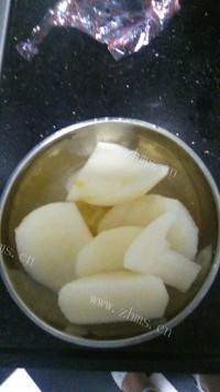 润喉的柠檬雪梨汁做法图解4)