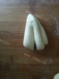 自制心形椰蓉面包做法图解12)