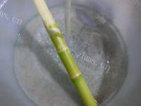 美味的火腿雷笋炒面做法图解2)