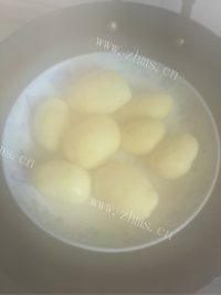 色香味俱全的香煎小土豆做法图解1)