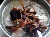 味道不错的茶树菇鸡汤的做法图解五