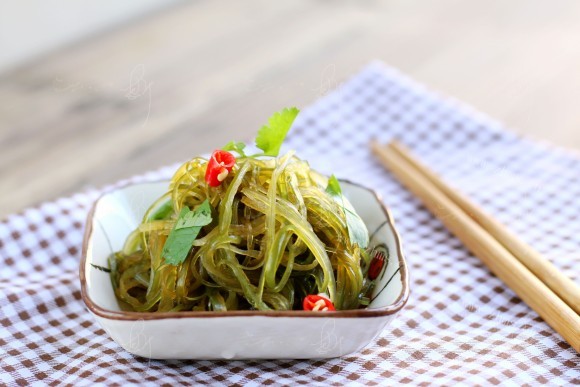 芳香四溢的凉拌海带丝
