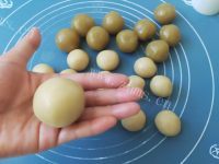 自制广式莲蓉月饼做法图解11)