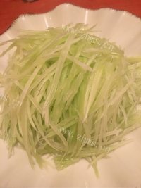 家常菜凉拌莴苣做法图解1)