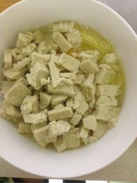 家常菜金银豆腐做法图解5)
